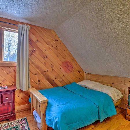 Secluded Johnsburg Retreat With Hot Tub And Fire Pit Villa Eksteriør billede