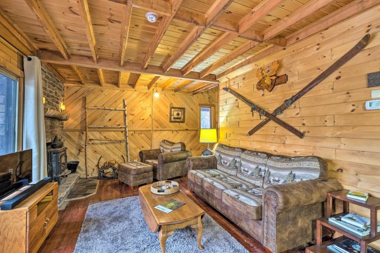 Secluded Johnsburg Retreat With Hot Tub And Fire Pit Villa Eksteriør billede