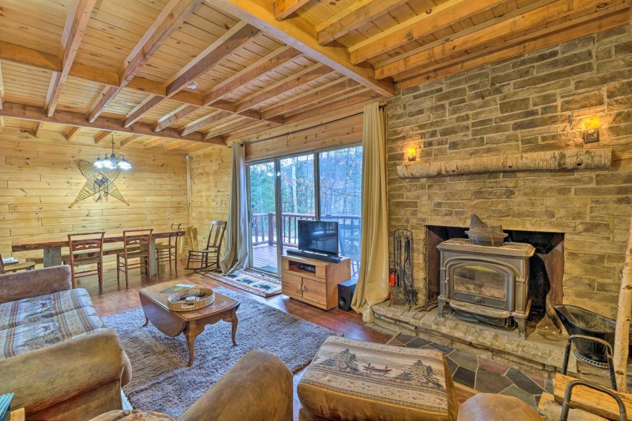 Secluded Johnsburg Retreat With Hot Tub And Fire Pit Villa Eksteriør billede