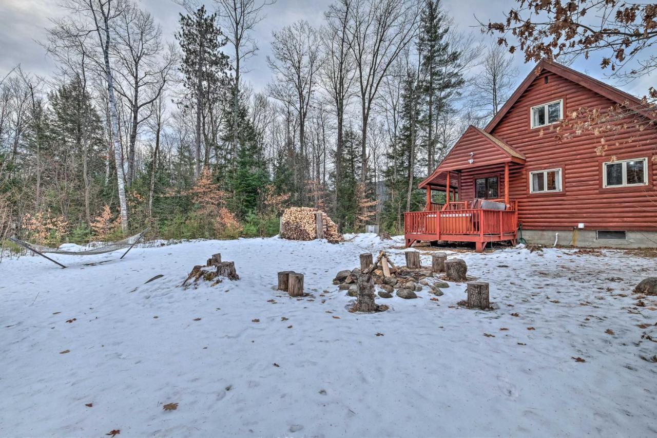 Secluded Johnsburg Retreat With Hot Tub And Fire Pit Villa Eksteriør billede