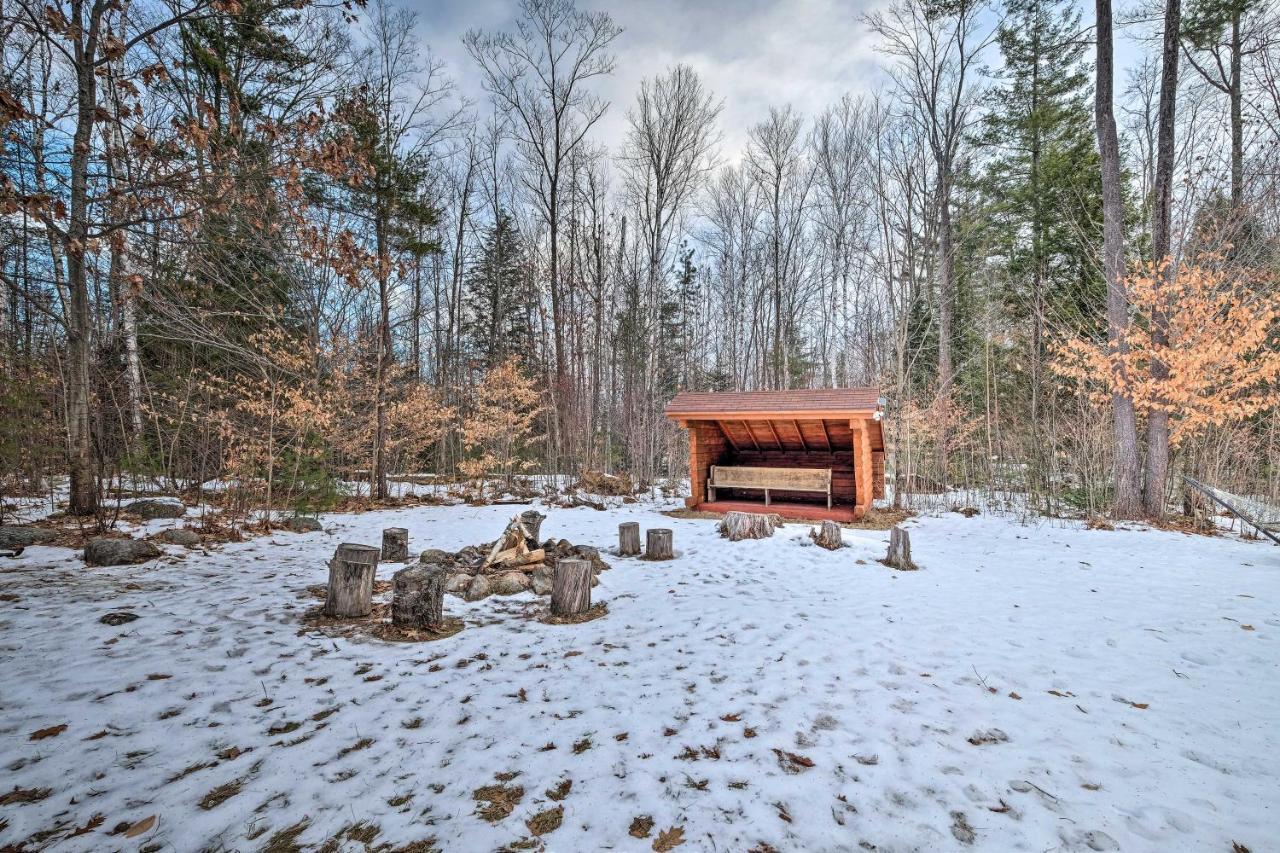 Secluded Johnsburg Retreat With Hot Tub And Fire Pit Villa Eksteriør billede