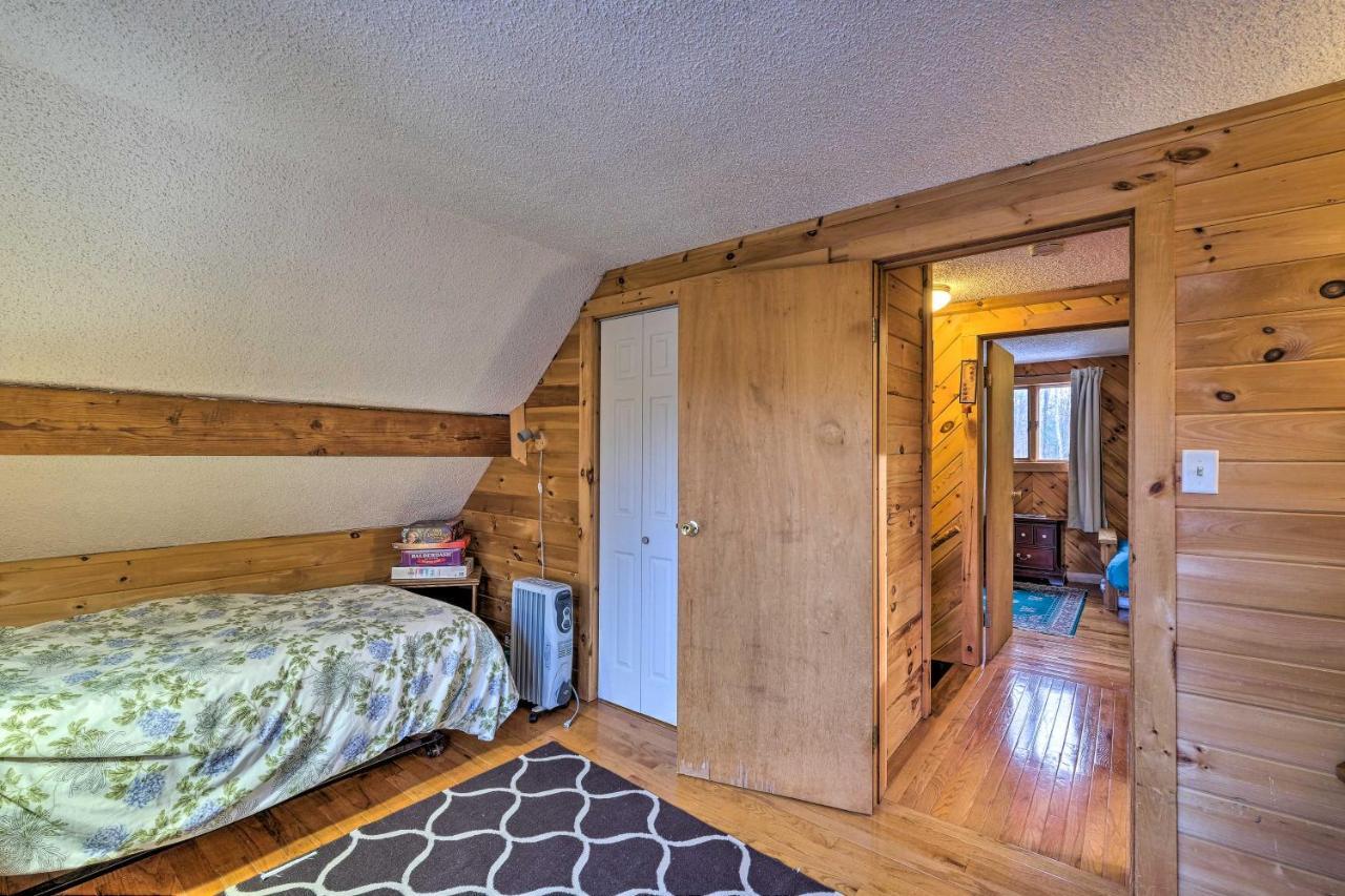 Secluded Johnsburg Retreat With Hot Tub And Fire Pit Villa Eksteriør billede