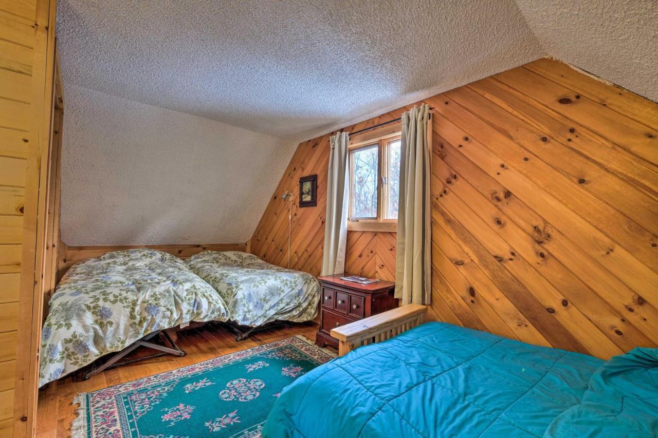 Secluded Johnsburg Retreat With Hot Tub And Fire Pit Villa Eksteriør billede