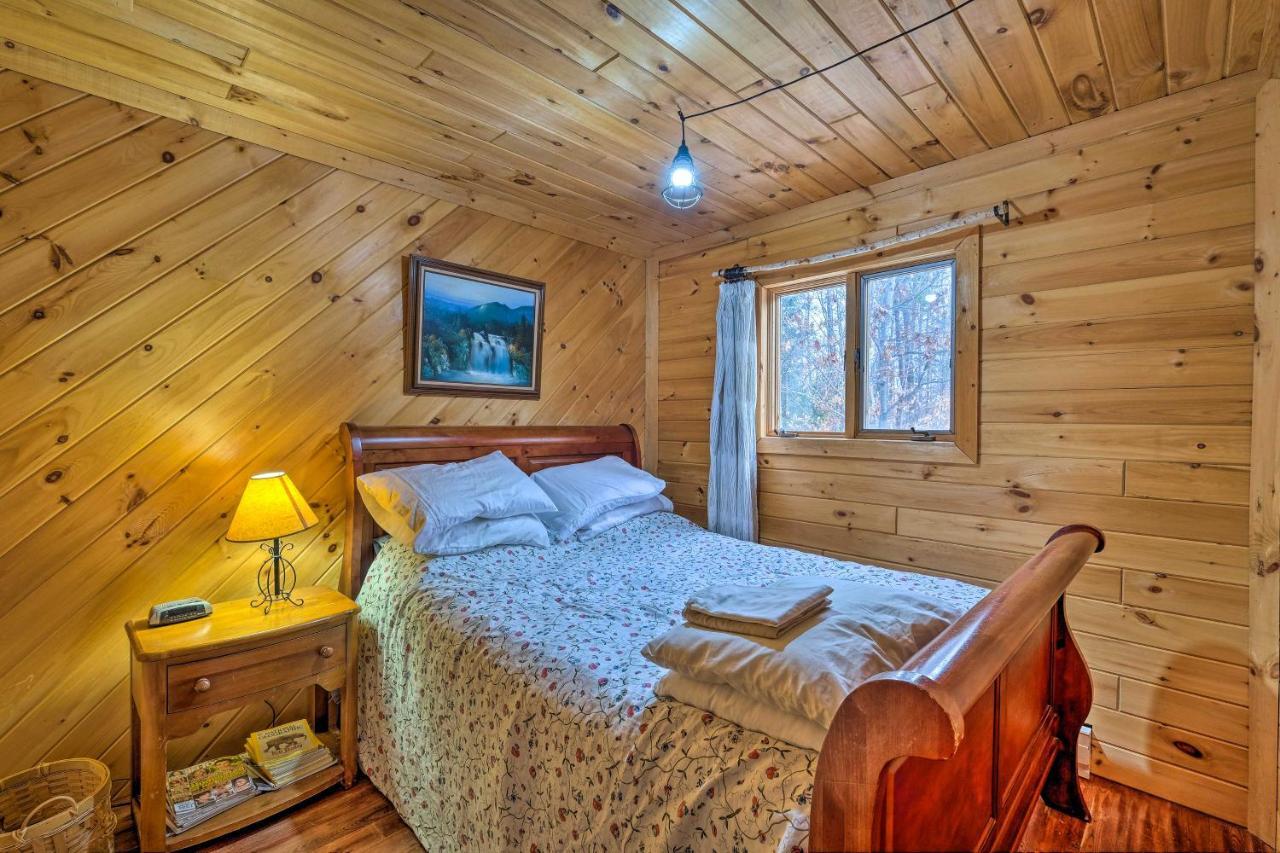 Secluded Johnsburg Retreat With Hot Tub And Fire Pit Villa Eksteriør billede