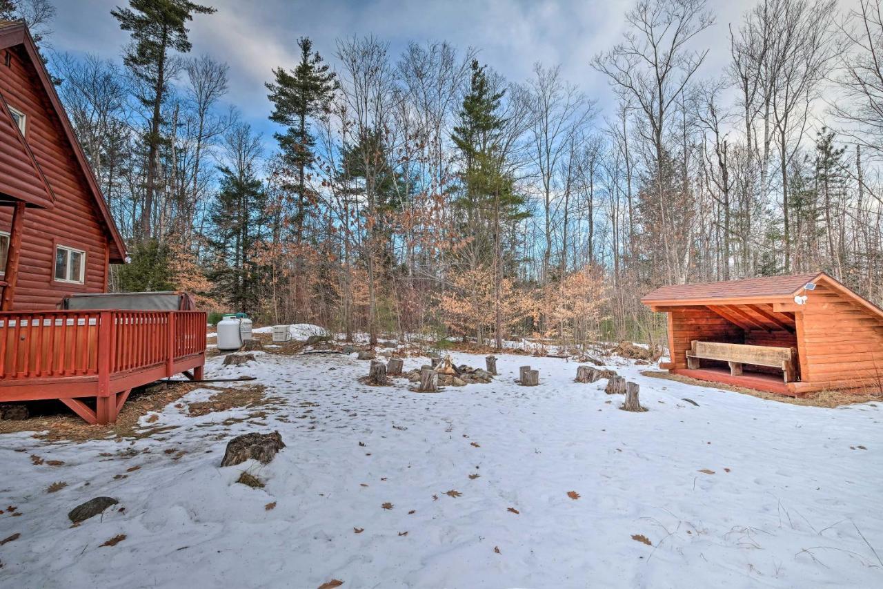 Secluded Johnsburg Retreat With Hot Tub And Fire Pit Villa Eksteriør billede